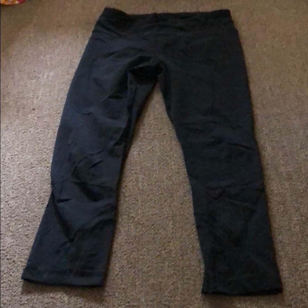 Lululemon Black inspire II crop size 4
